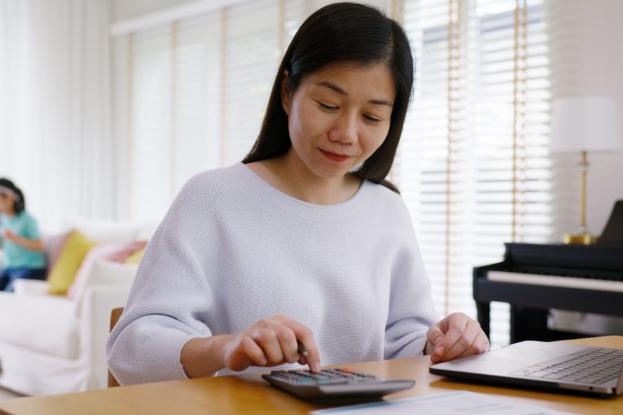 mẹ đơn thân mua nhà/thuê nhà