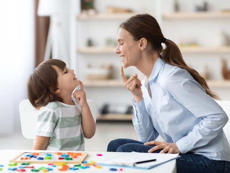 Dạy tiếng Anh cho con khi làm mẹ đơn thân