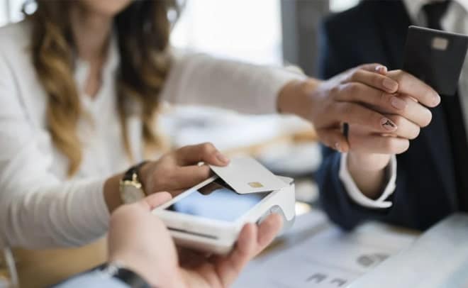 /tien-bac-trong-tinh-yeu/